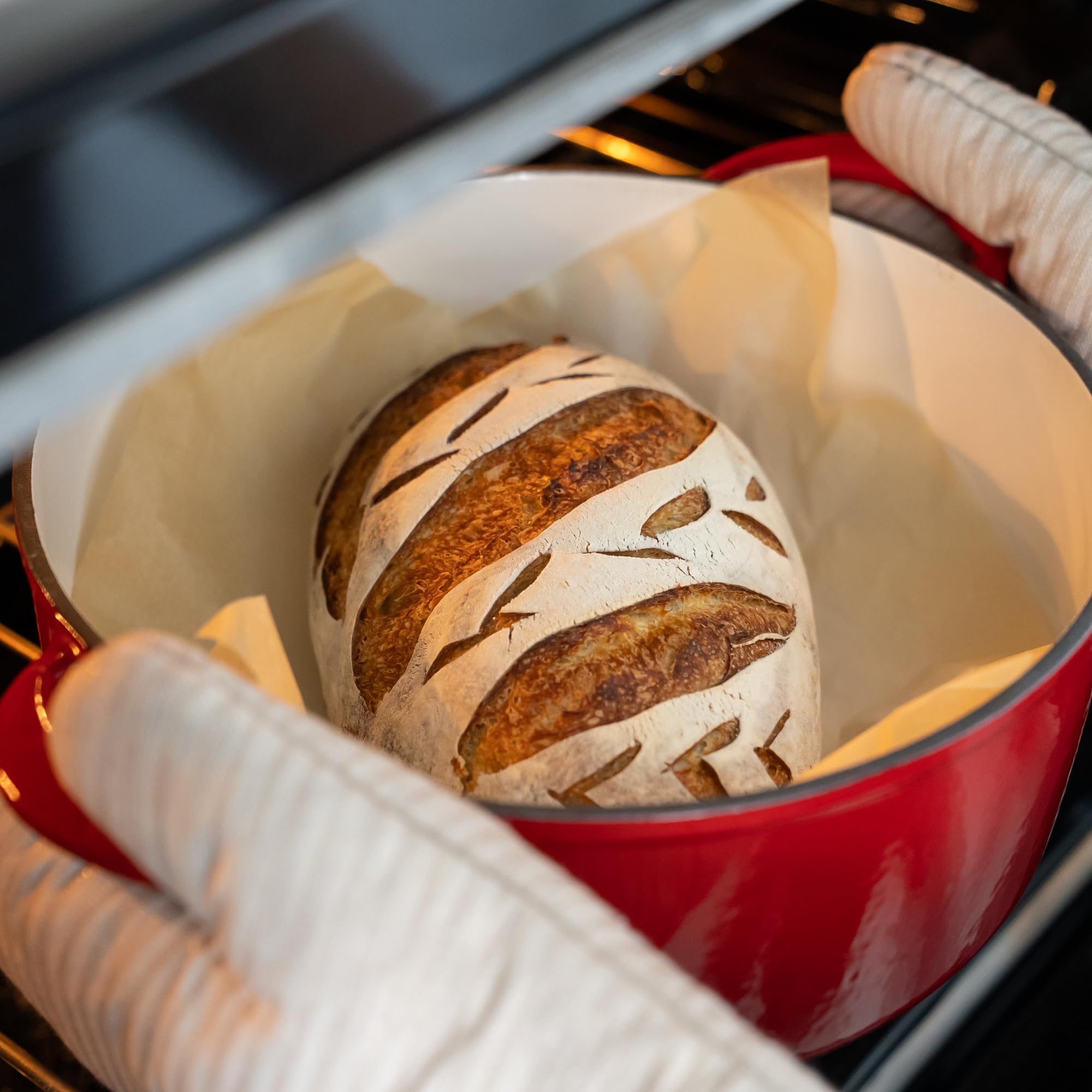 Bulka oval proofing basket use-case for rising dough and shaping.