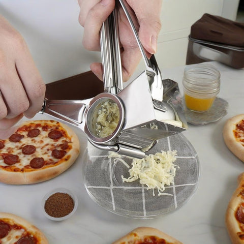 Buoikik 304 stainless steel cheese grater highlighting rust-resistant durability.