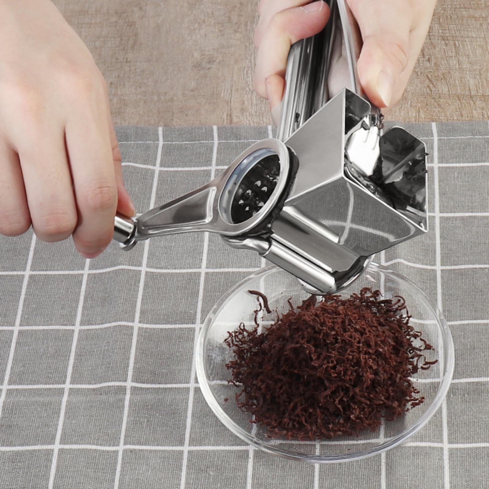 Buoikik Parmesan shredding in action for pasta toppings and garnishes.