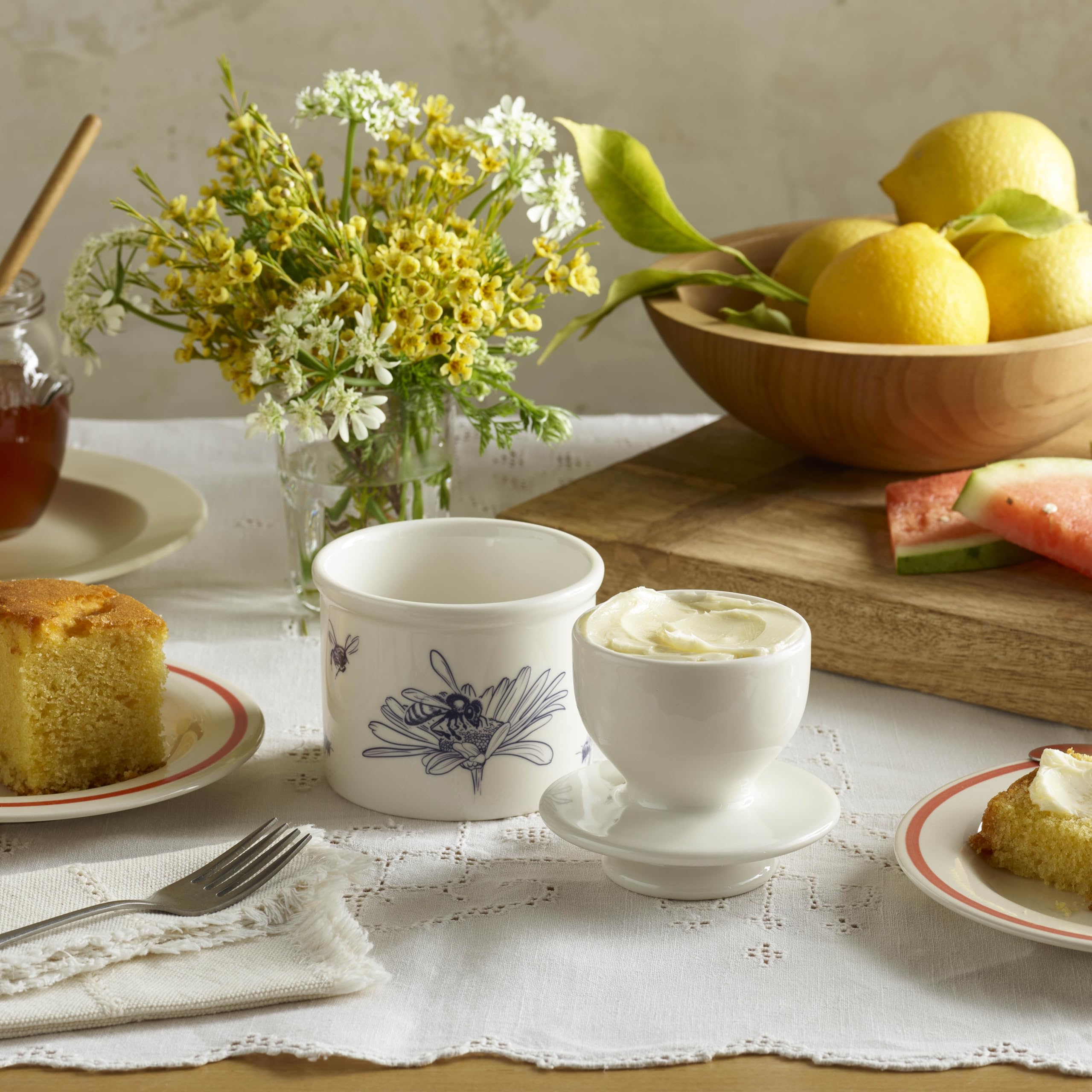 Butter Bell base with water seal for easy, mess-free storage.