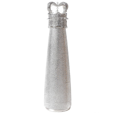 Buyso Bling Water Bottle smooth surface easy to clean after workouts.