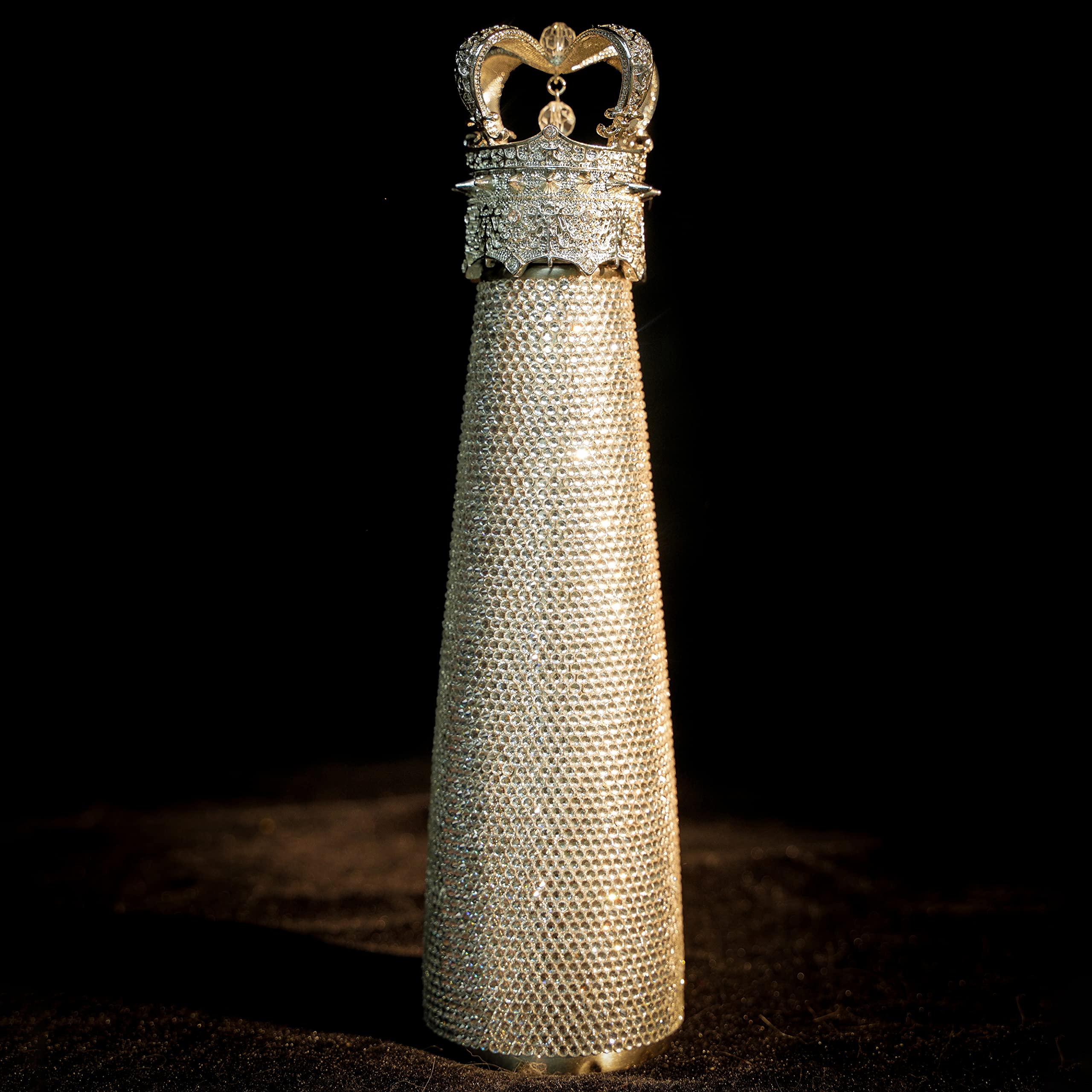 Buyso Bling Water Bottle gift packaging enhances presentability for special occasions.