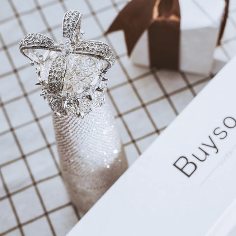 Buyso Bling Water Bottle rhinestones body showcases sparkling elegance for gym use.