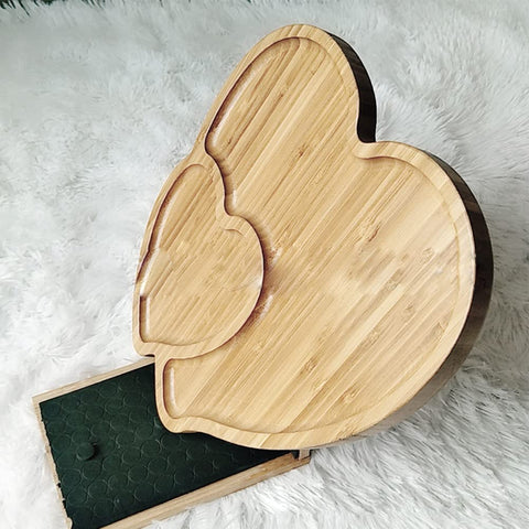 BWWNBY dessert-serving tray adds stylish touch to treats