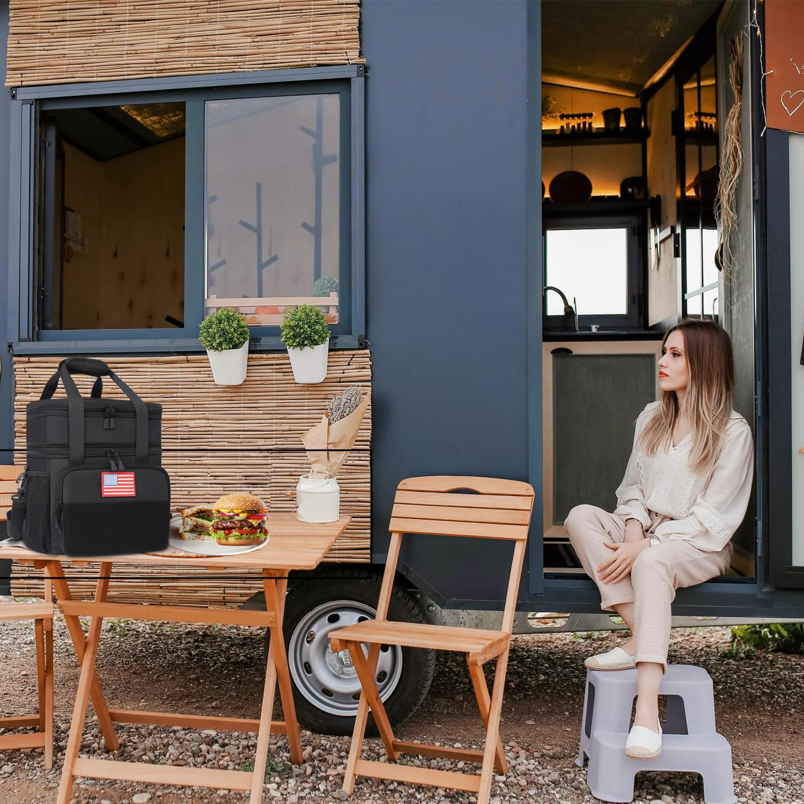 BYELTCUCN adjustable strap converts to tote or crossbody.