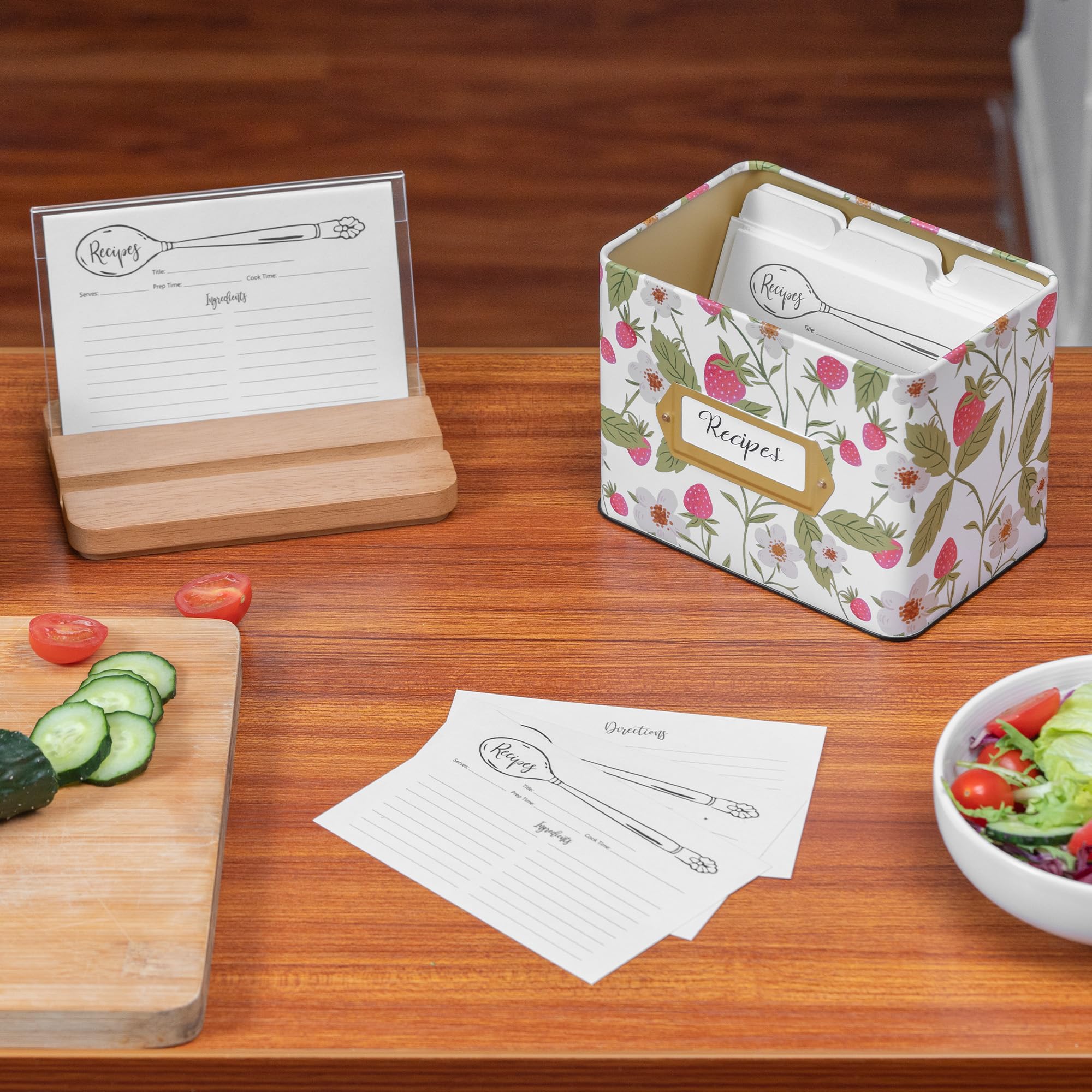 Cabbrix strawberry box lid features a phone holder for hands-free cooking