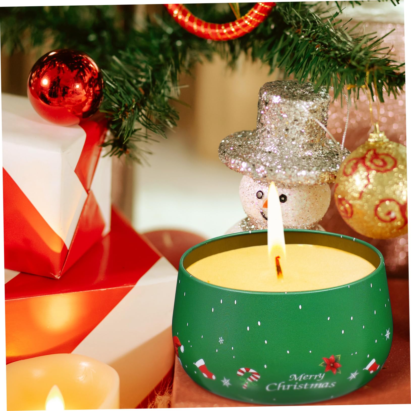 Cabilock Christmas pattern tins with festive designs