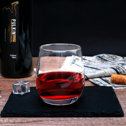 Cadamada banquet-wedding glassware showcases premium event-ready presentation.