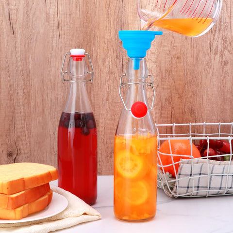 Cadamada eco-friendly glass bottle, a sustainable alternative to plastic storage.