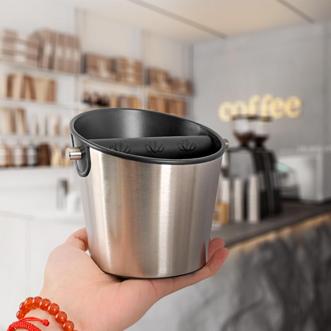 CAFEMASY detachable knock bar allows easy emptying and cleaning.