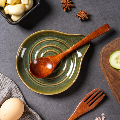 Caigmo ceramic surface cleans easily after sauces and splashes.