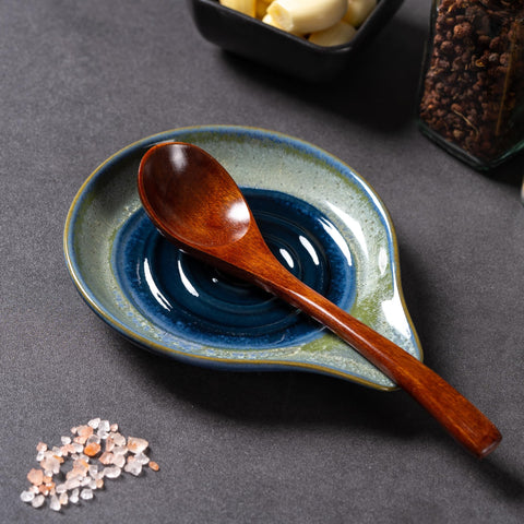Caigmo spoon rest in a modern kitchen scene on the counter