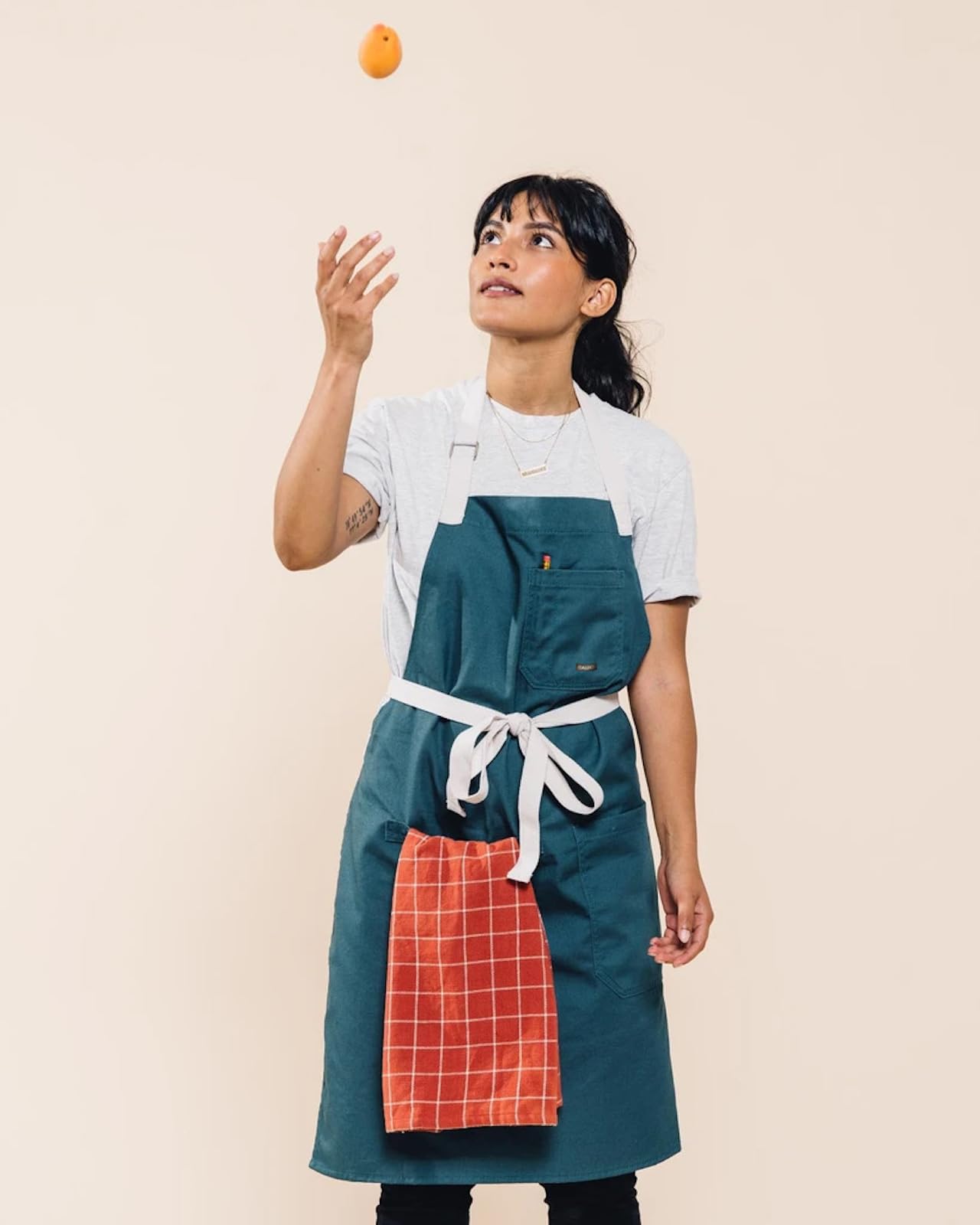 Caldo Daily Apron durable cotton twill for long-lasting kitchen wear
