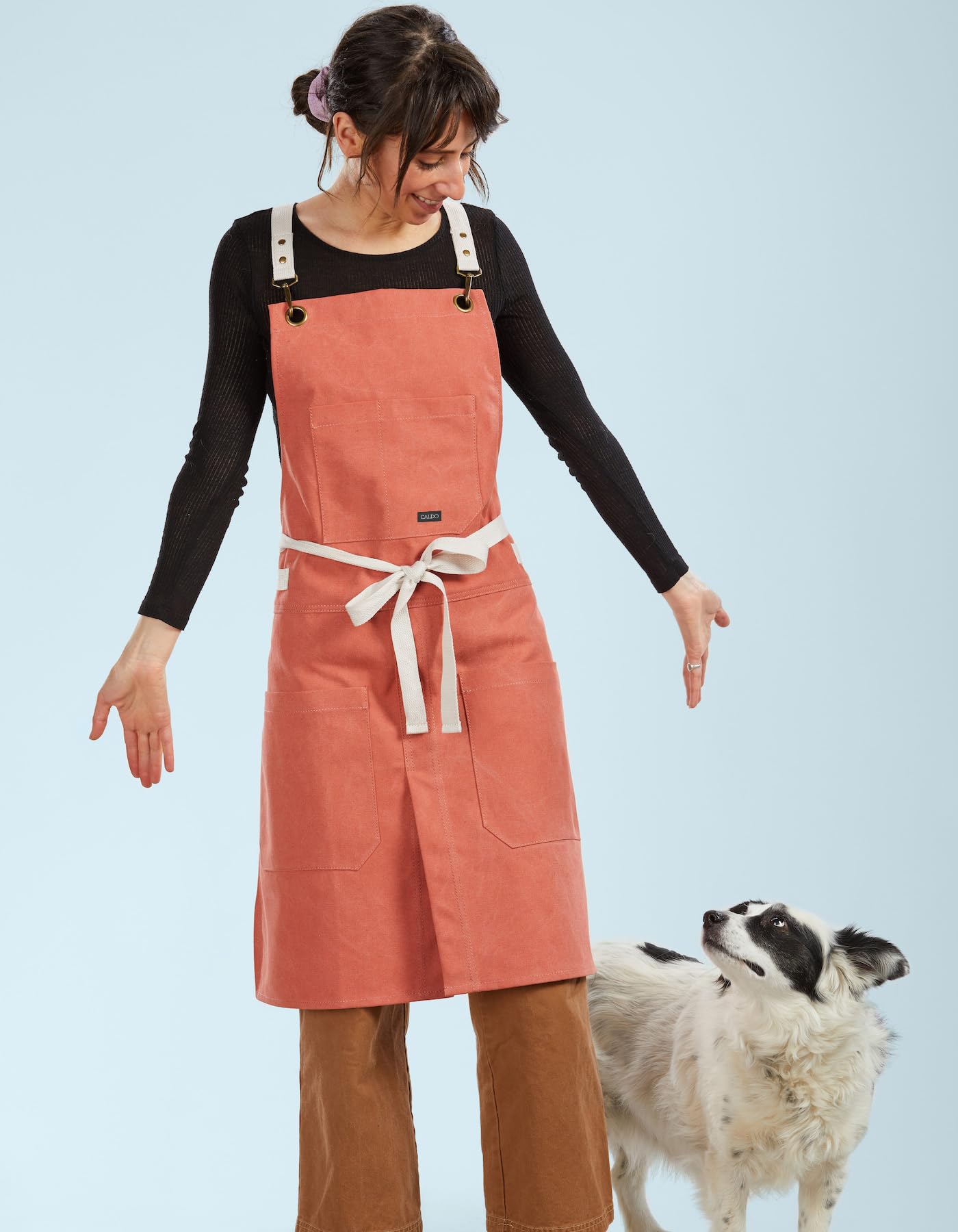 Caldo Split Leg Apron Terracotta length and adjustable straps for all body sizes