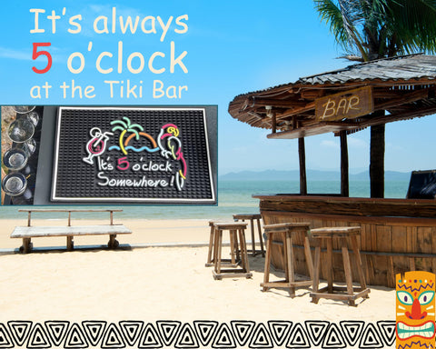 CALUVAR Hawaiian party decor mat complements luau celebrations with playful style.