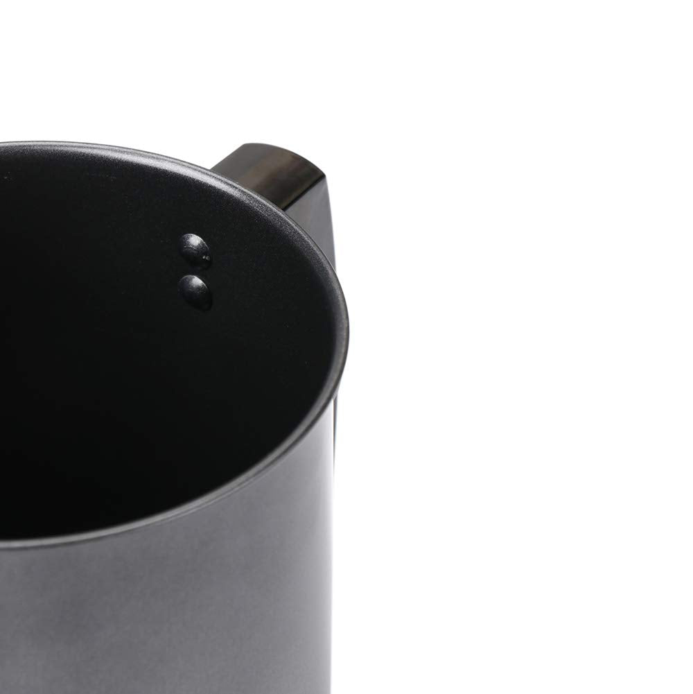 Dishwasher-safe design for fast maintenance.
