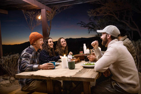 CamelBak Horizon tapered grip offers comfortable handling and cup-holder compatibility.