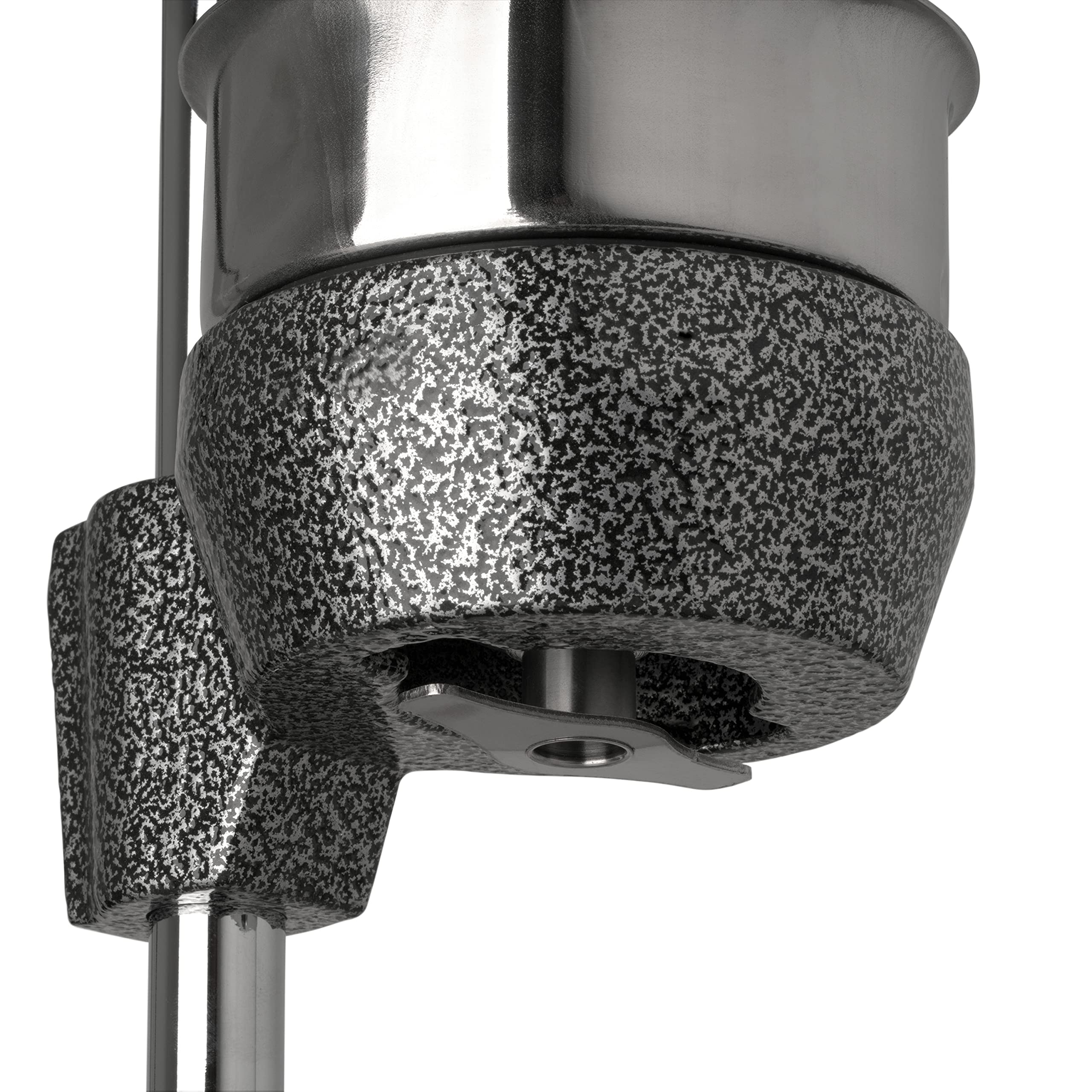 Can-Can juicer squeezes pomegranates and citrus fruits efficiently.
