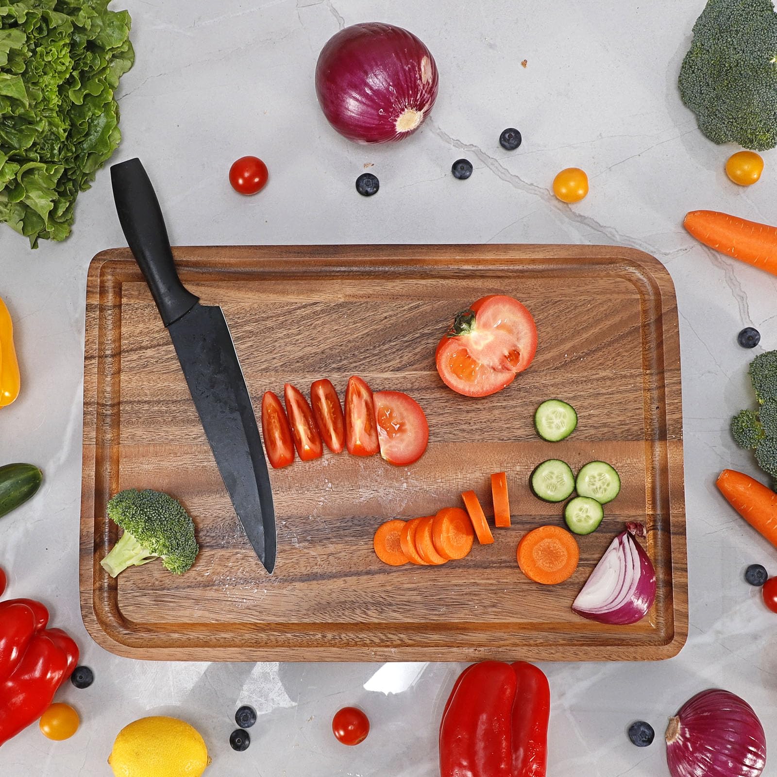 Caperci kitchen board ideal for meat, vegetables, fruit, and cheese.