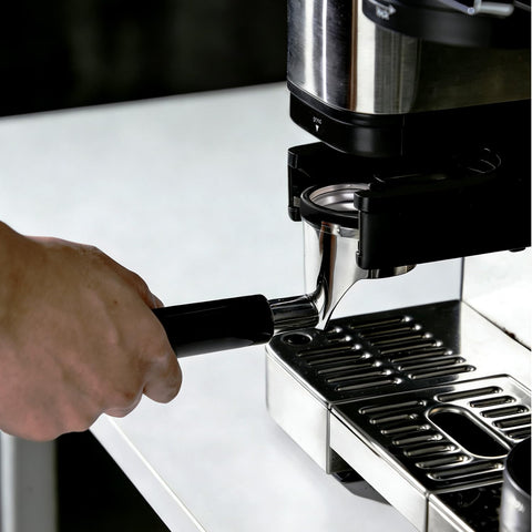 CAPFEI bottomless portafilter compact 21 cm length for comfortable handling.