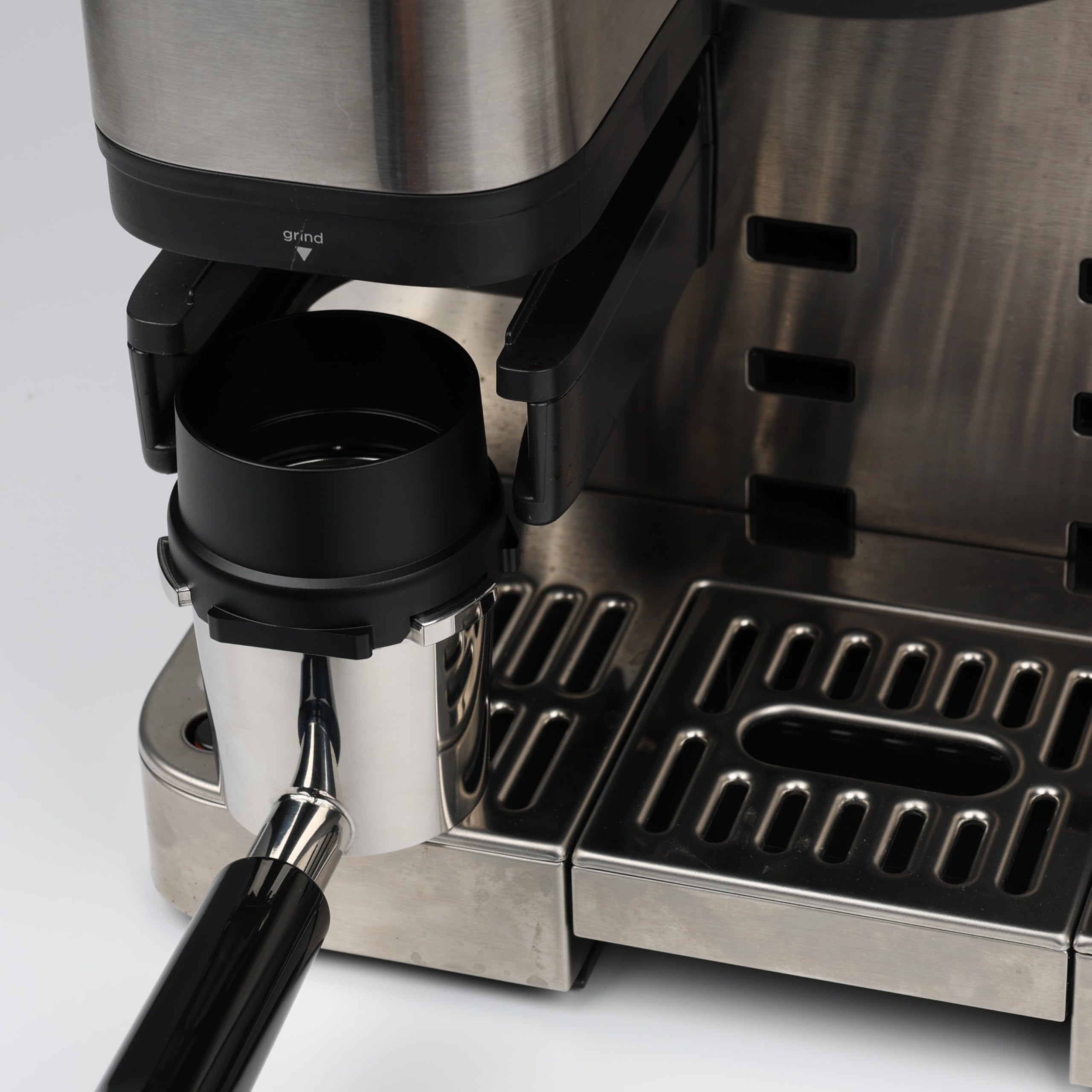 CAPFEI CNC-machined dosing funnel ensures accurate dosing with Ninja Luxe.