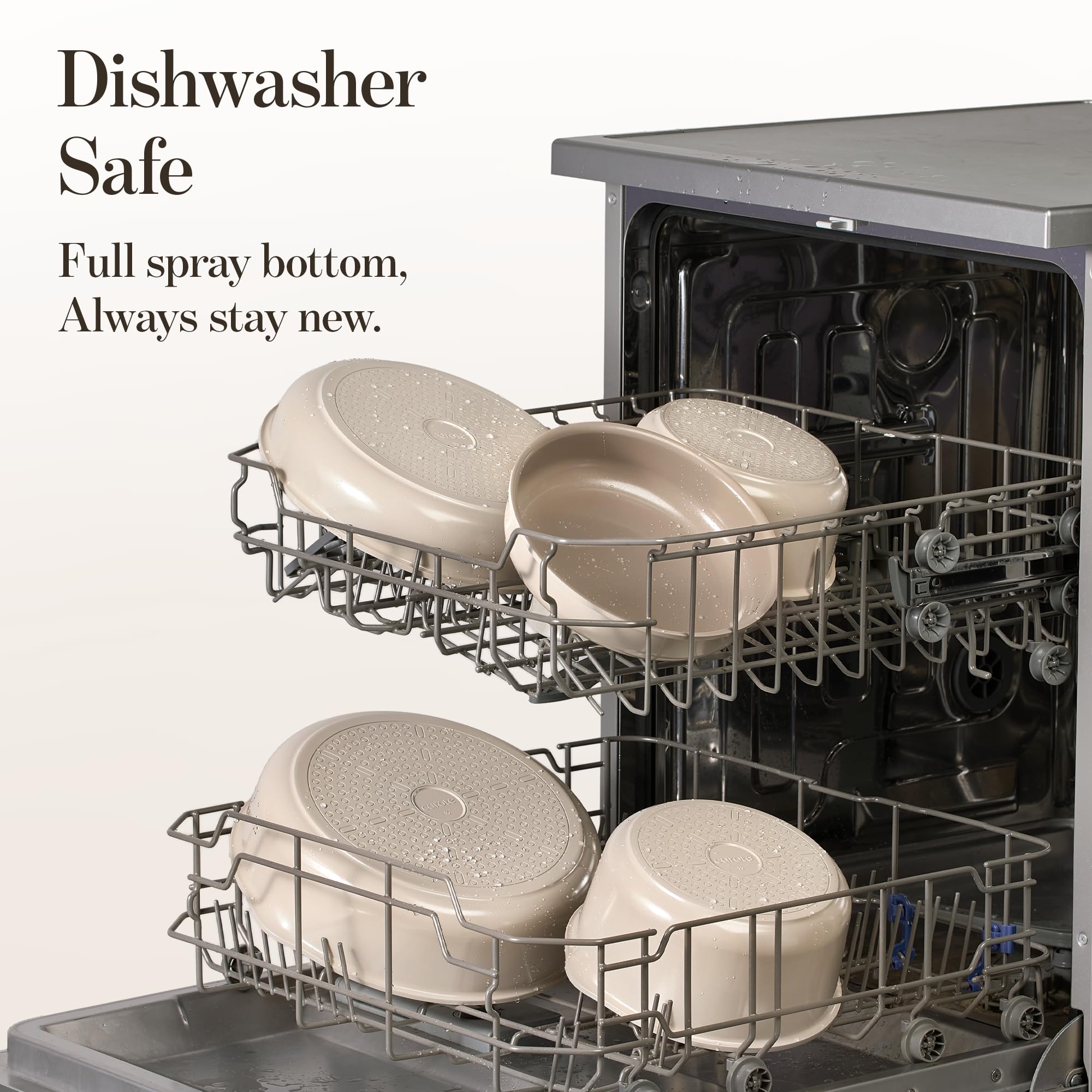 CAROTE 11-inch silicone lid helps retain heat and moisture.