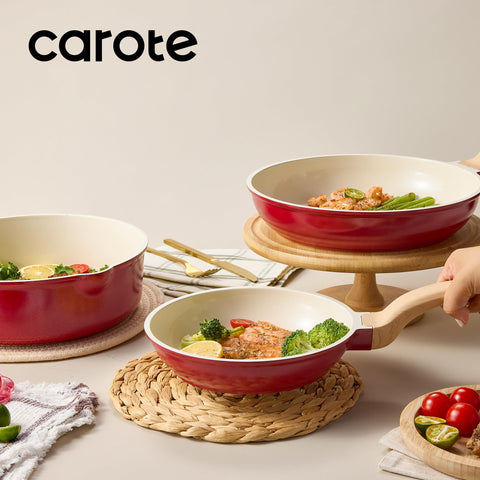 CAROTE 4.5-qt stockpot with lid ideal for soups.