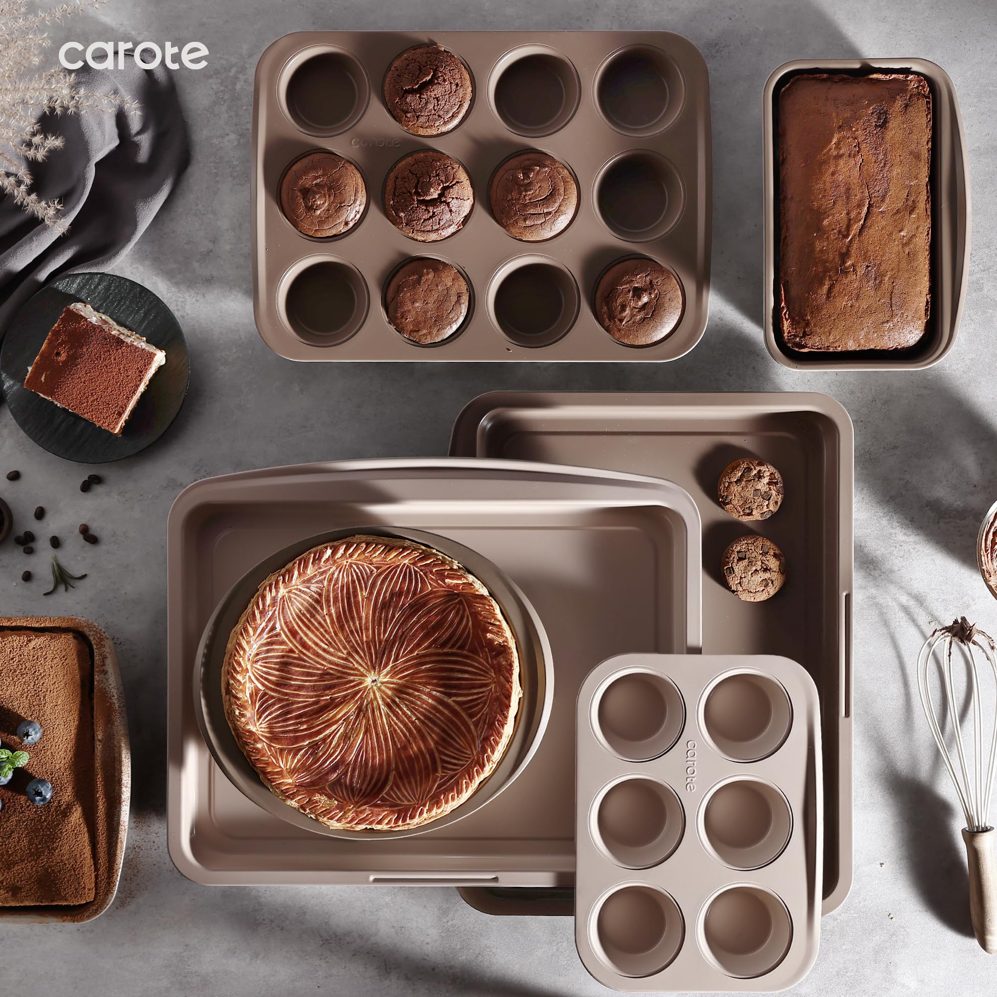CAROTE 9-inch square pan: sturdy for brownies and bars.