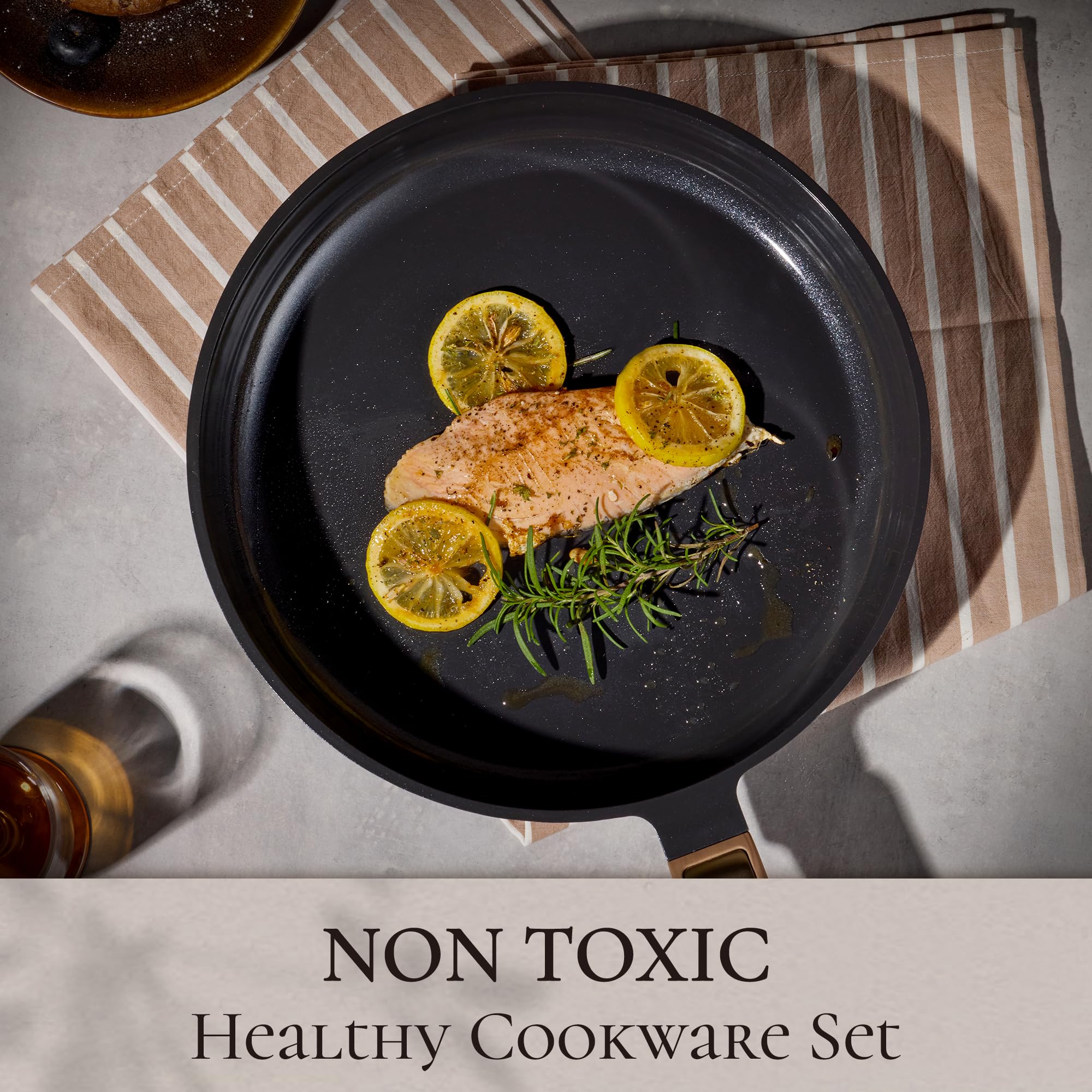 CAROTE three-point-five-quart sauté pan with lid for searing