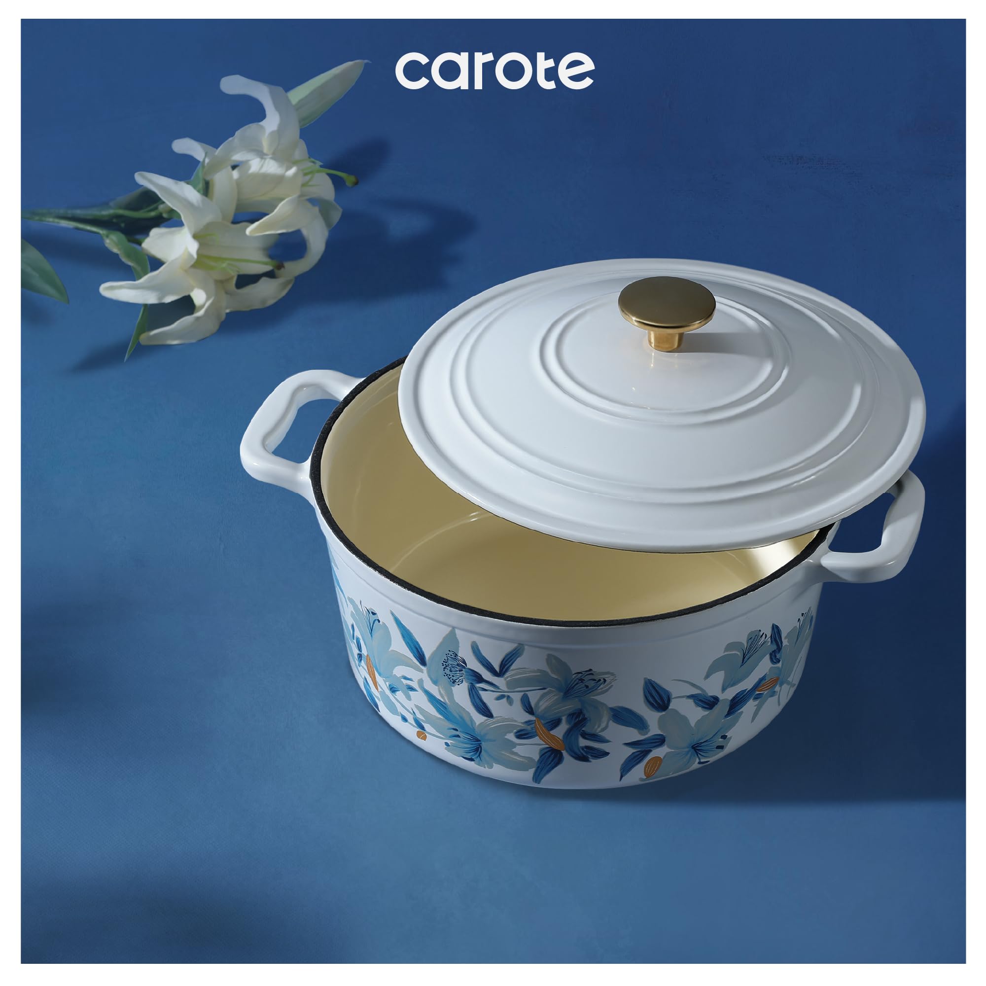 CAROTE cotton potholders with floral design protect hands during hot pot handling.