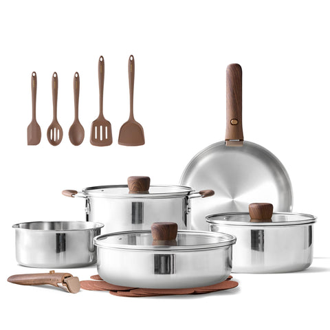 CAROTE detachable-handle cookware for compact storage in small kitchens.