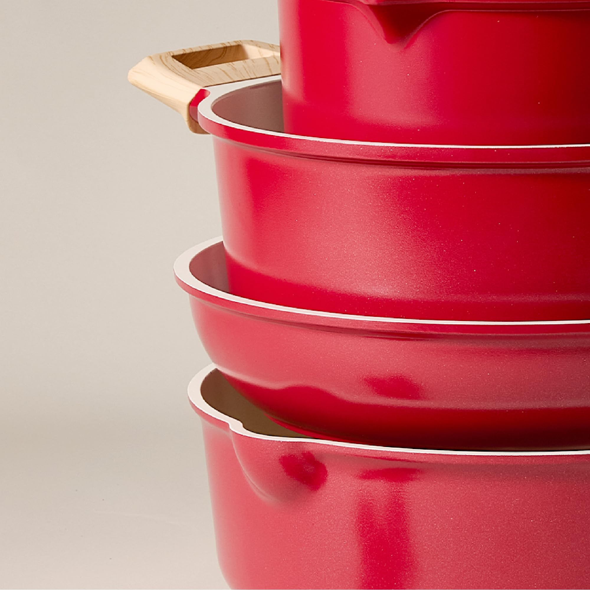 CAROTE induction-ready cookware compatible with stovetops and even heating.