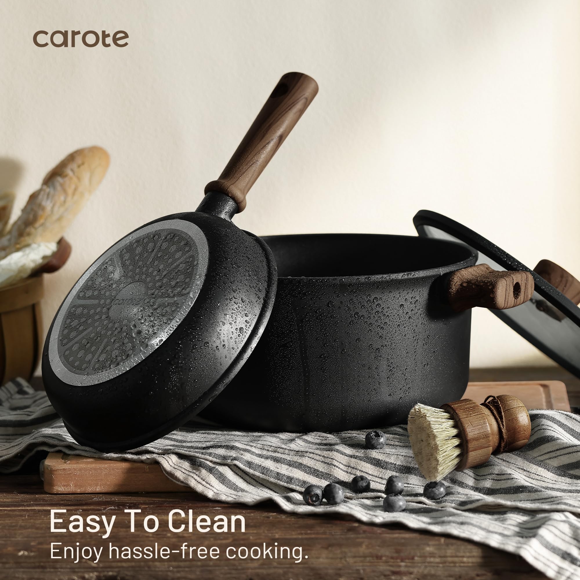 Reinforced die-cast aluminum construction in CAROTE pots for durable daily use