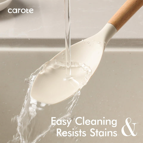 CAROTE tongs grip hot foods securely during cooking