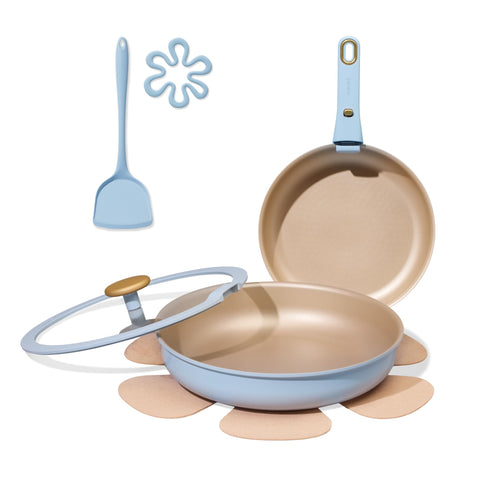 CAROTE titanium 10-inch fry pan demonstrates durable nonstick for easy eggs and clean releases.