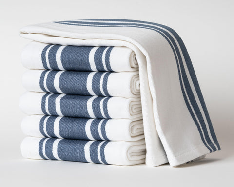 Casa De Lan 20 by 30 inch towel ideal for drying dishes.