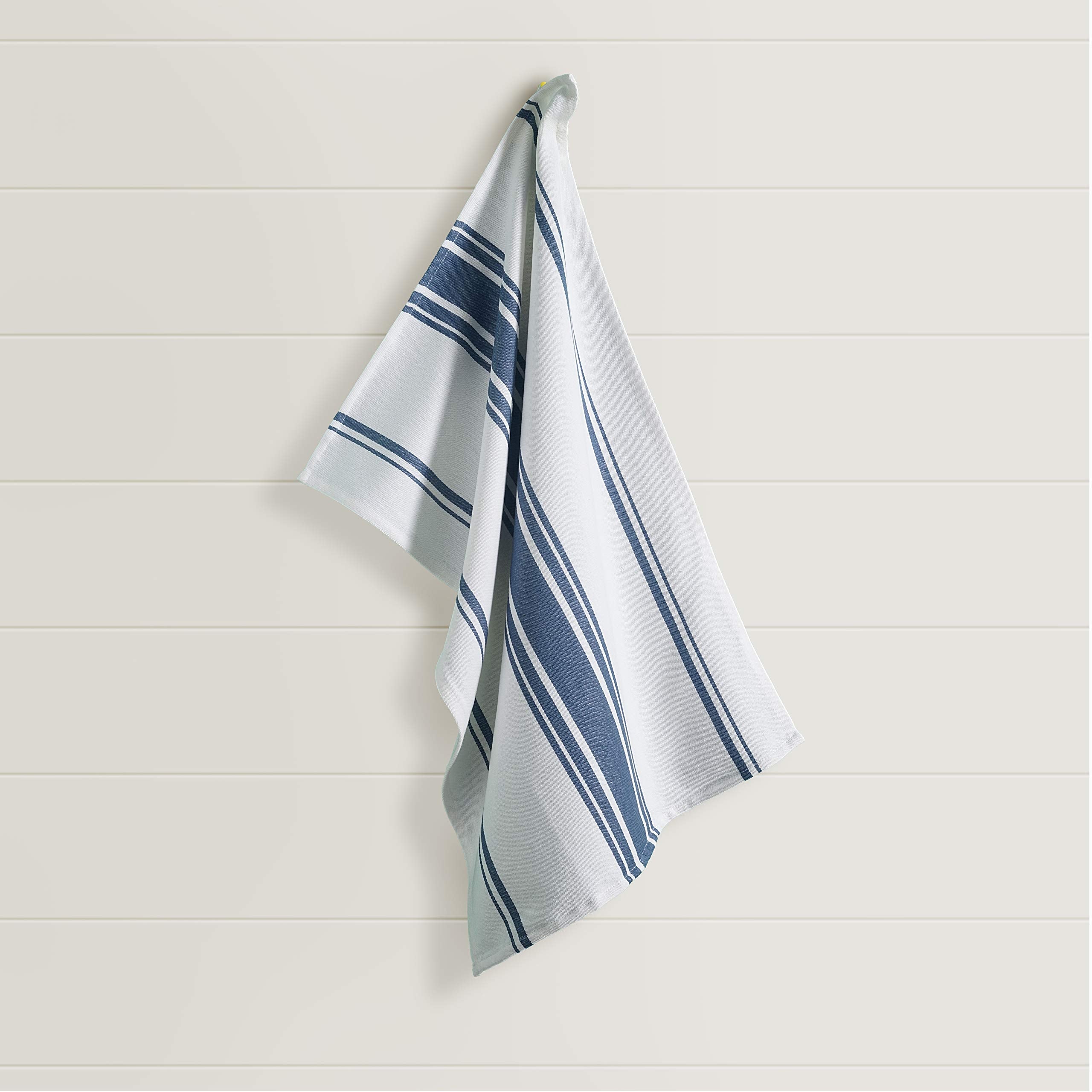 Casa De Lan cotton towel for everyday kitchen tasks.