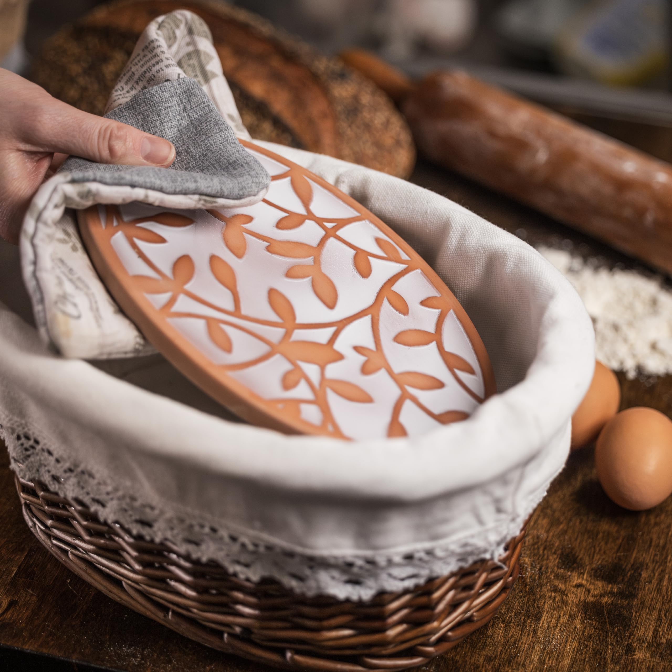 CASADEMA bread sugar saver stone helps maintain freshness and texture.
