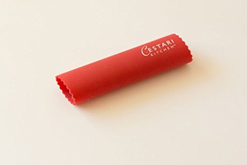 Cestari easy-to-clean garlic peeler roller after busy meals