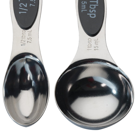 CH1EF 1-tbsp spoon in use for recipe prep