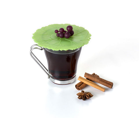 Charles Viancin grape drink cover close on a coffee cup shows heat retention possibilities