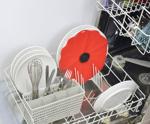 Charles Viancin Poppy lid on a pot during cooking reduces splatter.