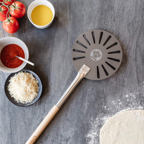 Chef Pomodoro turning peel works with most home and commercial ovens.
