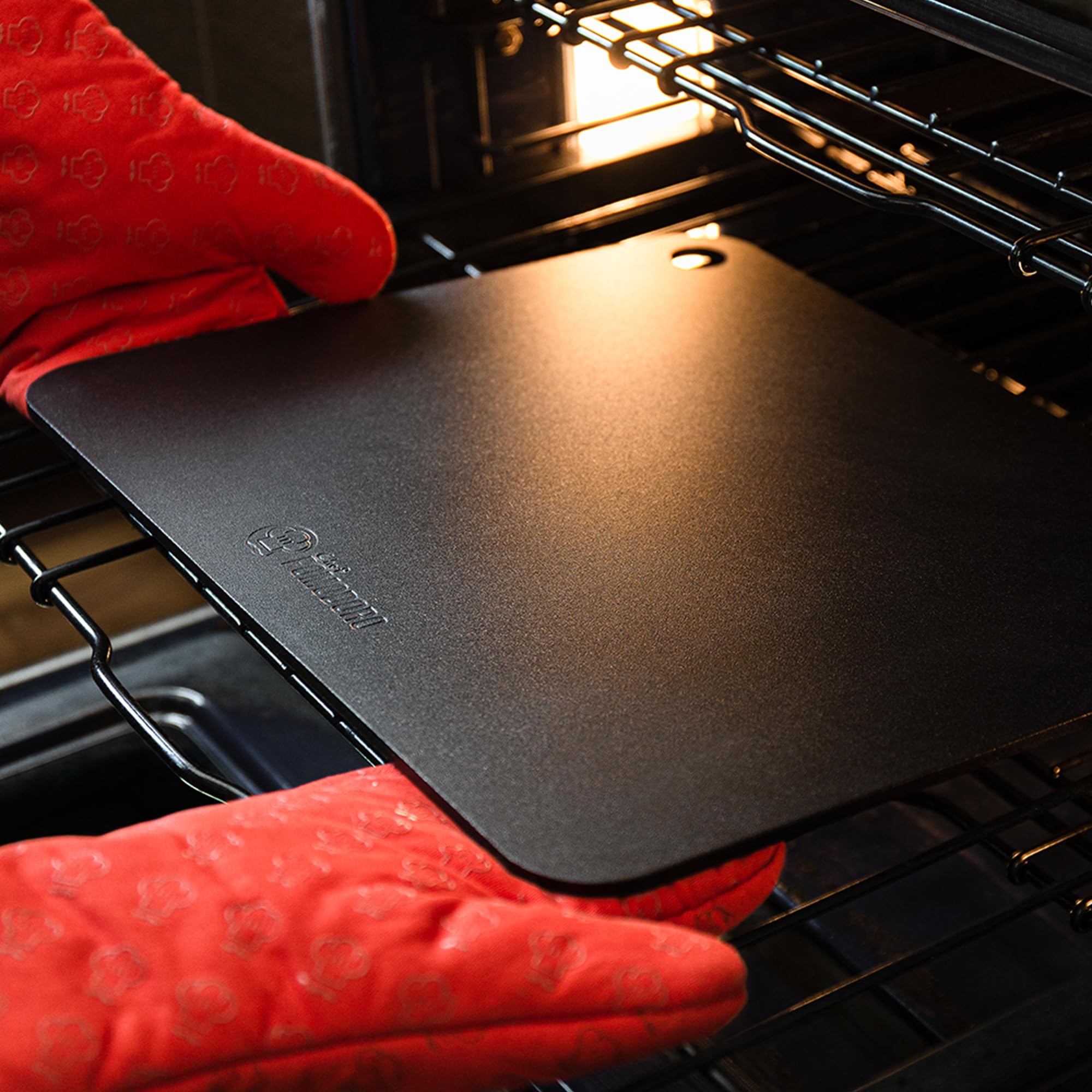 Chef Pomodoro pizza steel shows durable high-heat performance
