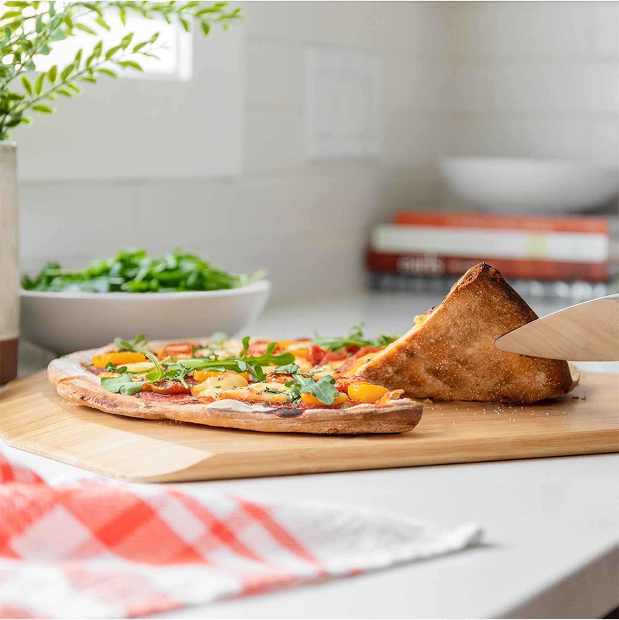 Chef Pomodoro pizza steel lifting holes enable safe, simple handling