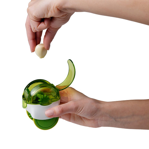 Ergonomic handle and large wheels enable smooth rolling during prep