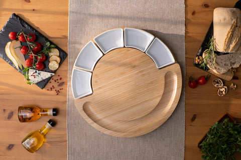 Easy-to-clean stainless steel knives simplify cleanup after entertaining.