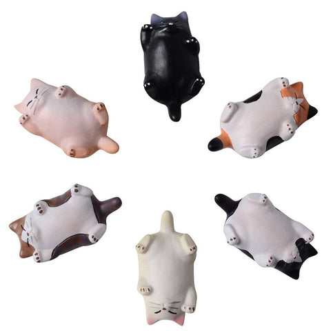 CHICHIC cat magnets on cabinet keep weekly lists within reach