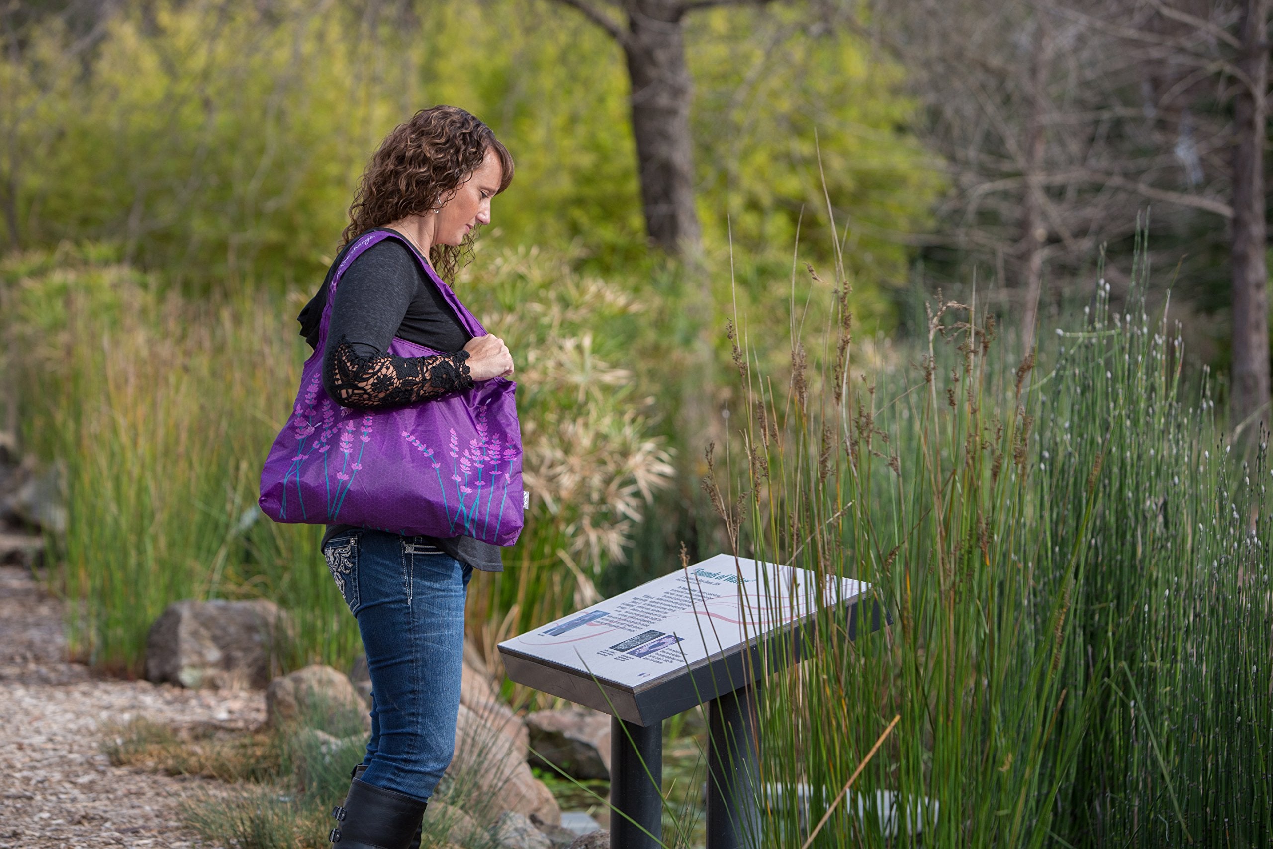 ChicoBag Vita Inspire Be durable, machine-washable fabric for everyday reuse.