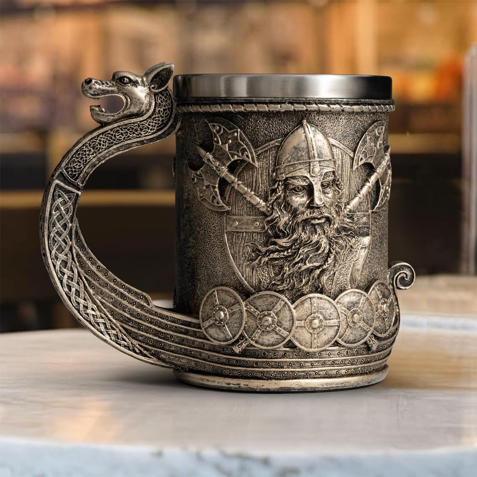 CHICVITA hand-painted decorations on a lager-capacity mug, great for collectors